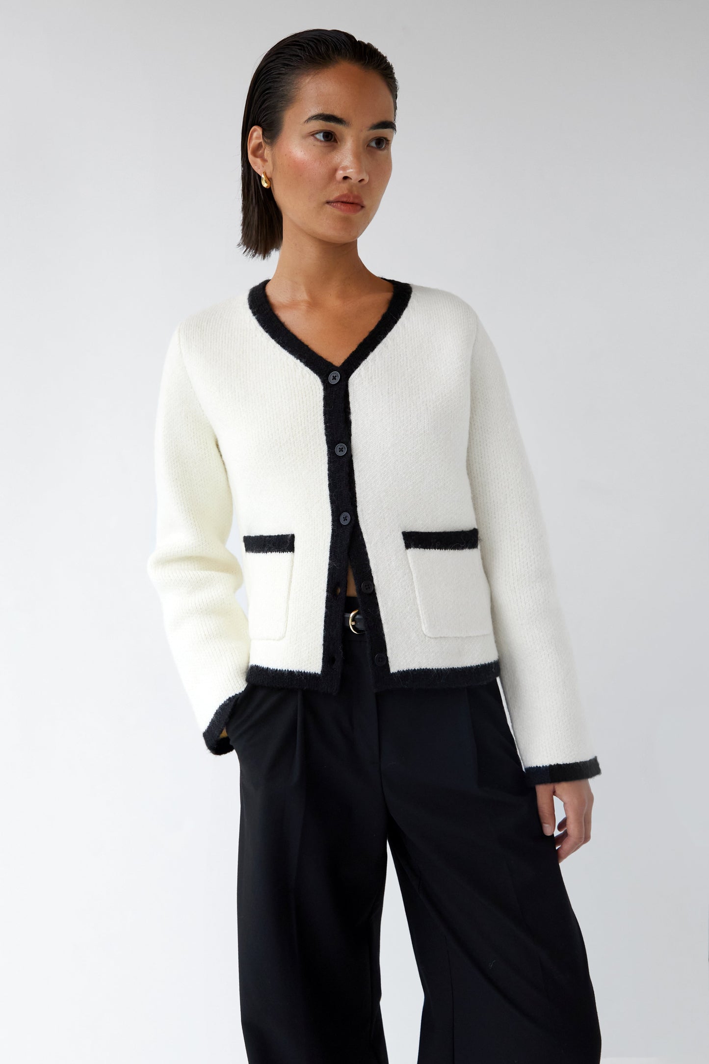 CONTRAST TRIM BUTTON UP CARDIGAN