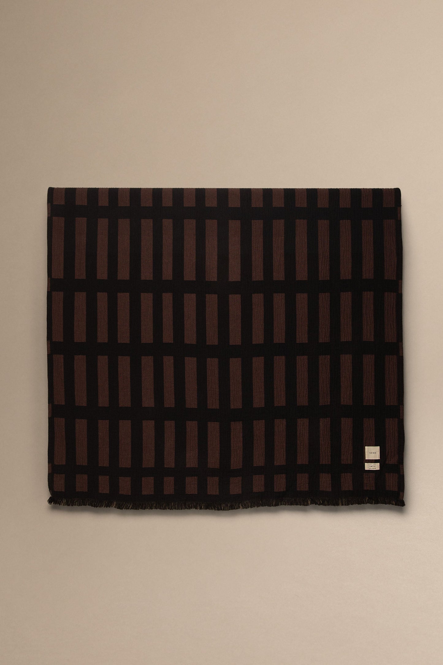 FRACTA COTTON THROW