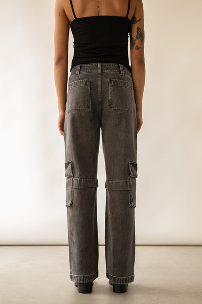 BLACK WASH CARGO JEAN