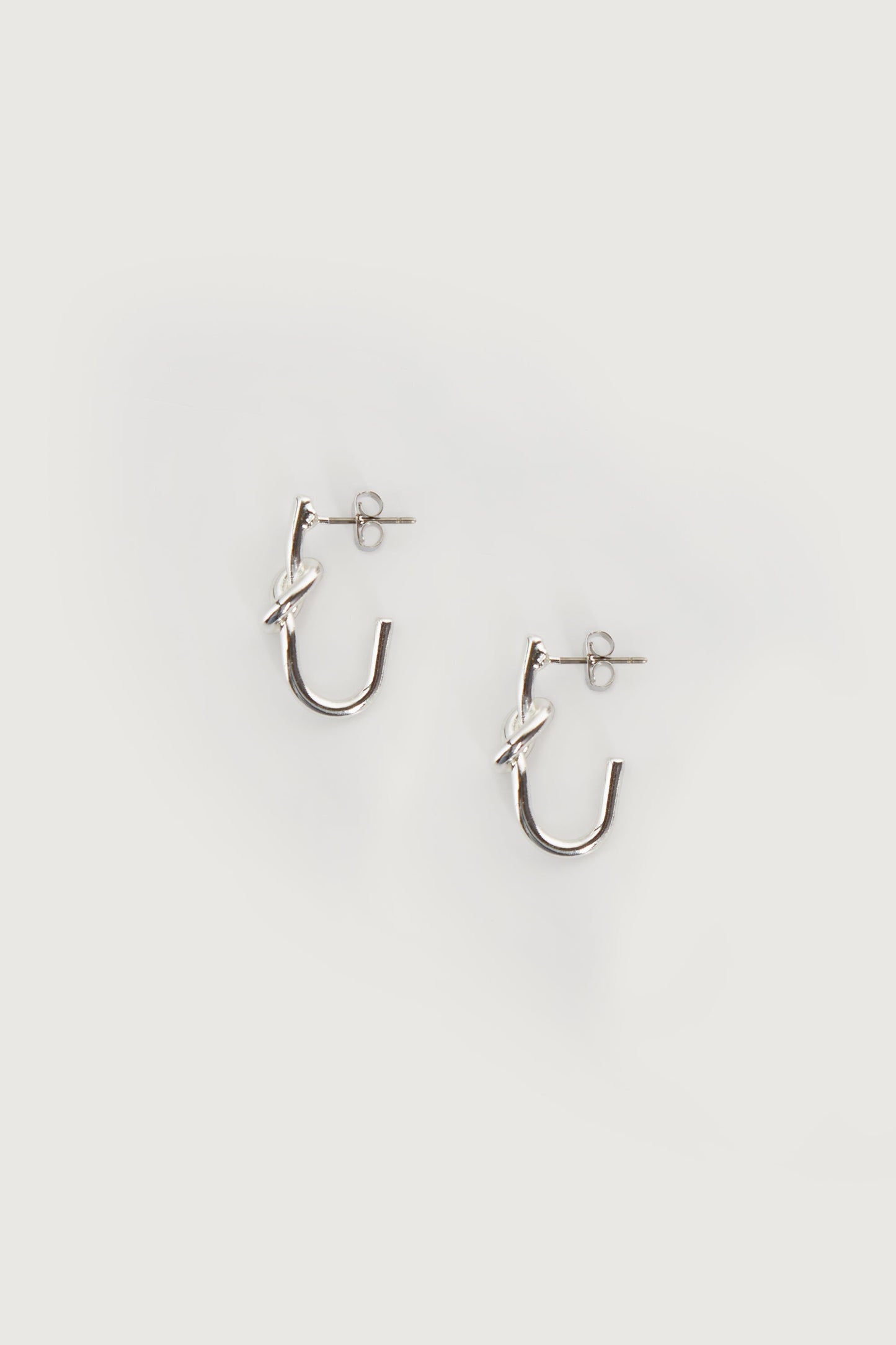 KNOT OPEN HOOP EARRING