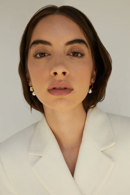 HOOP EARRING WITH PEARL
