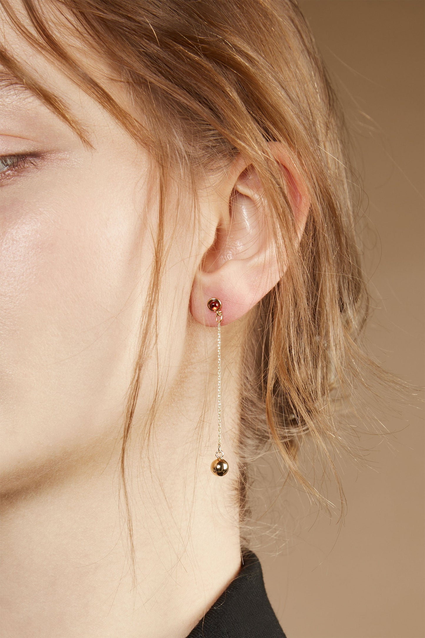 DROP CHAIN SPHERE EARRING