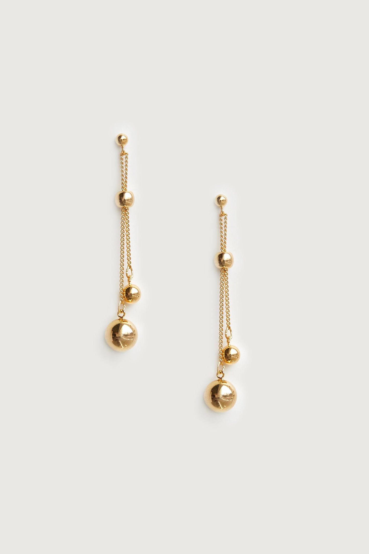CHAIN EARRING WITH SPHERE DETAILS