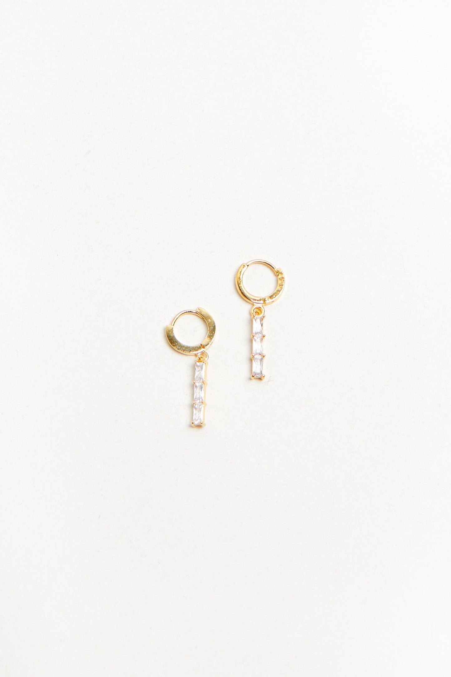 HOOP EARRING WITH STONED BAR PENDANT