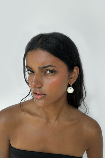 HOOP EARRING WITH SPHERE