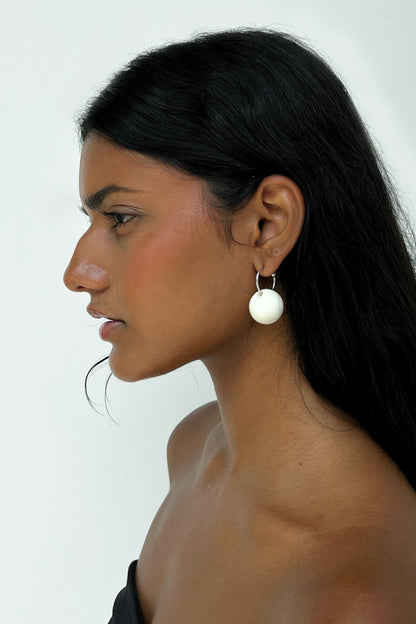 HOOP EARRING WITH SPHERE