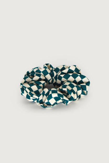 CHECKERED SCRUNCHIE