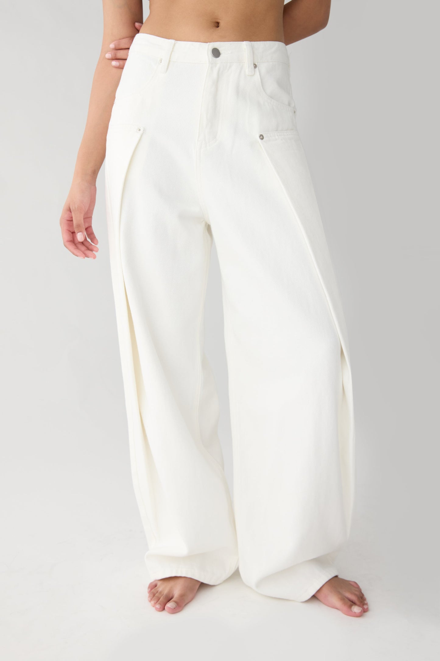 PIN TUCK WIDE LEG DENIM JEAN