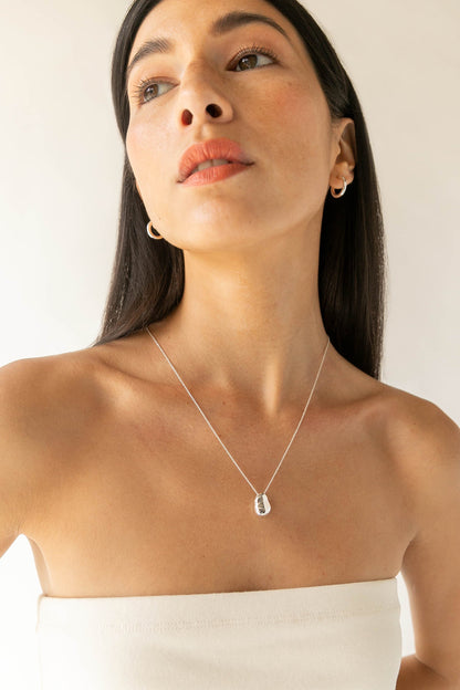 PEBBLE NECKLACE