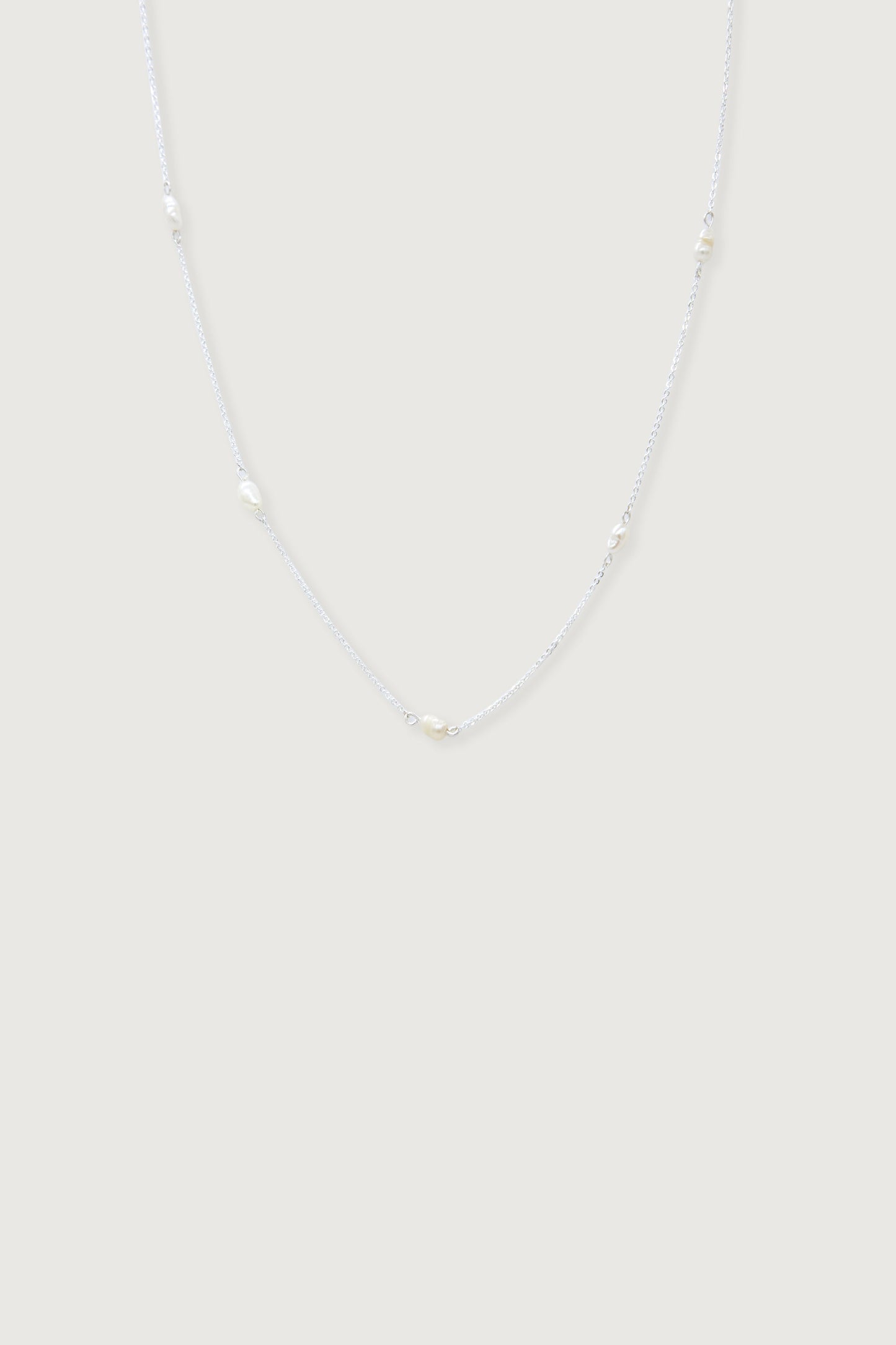 PEARL DETAIL NECKLACE