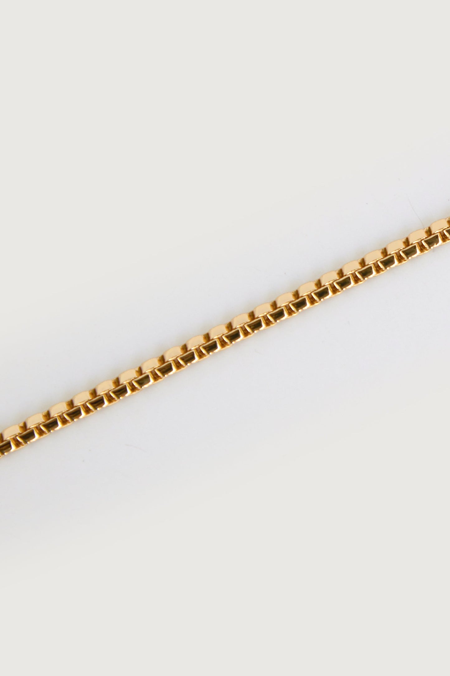CURB CHAIN NECKLACE
