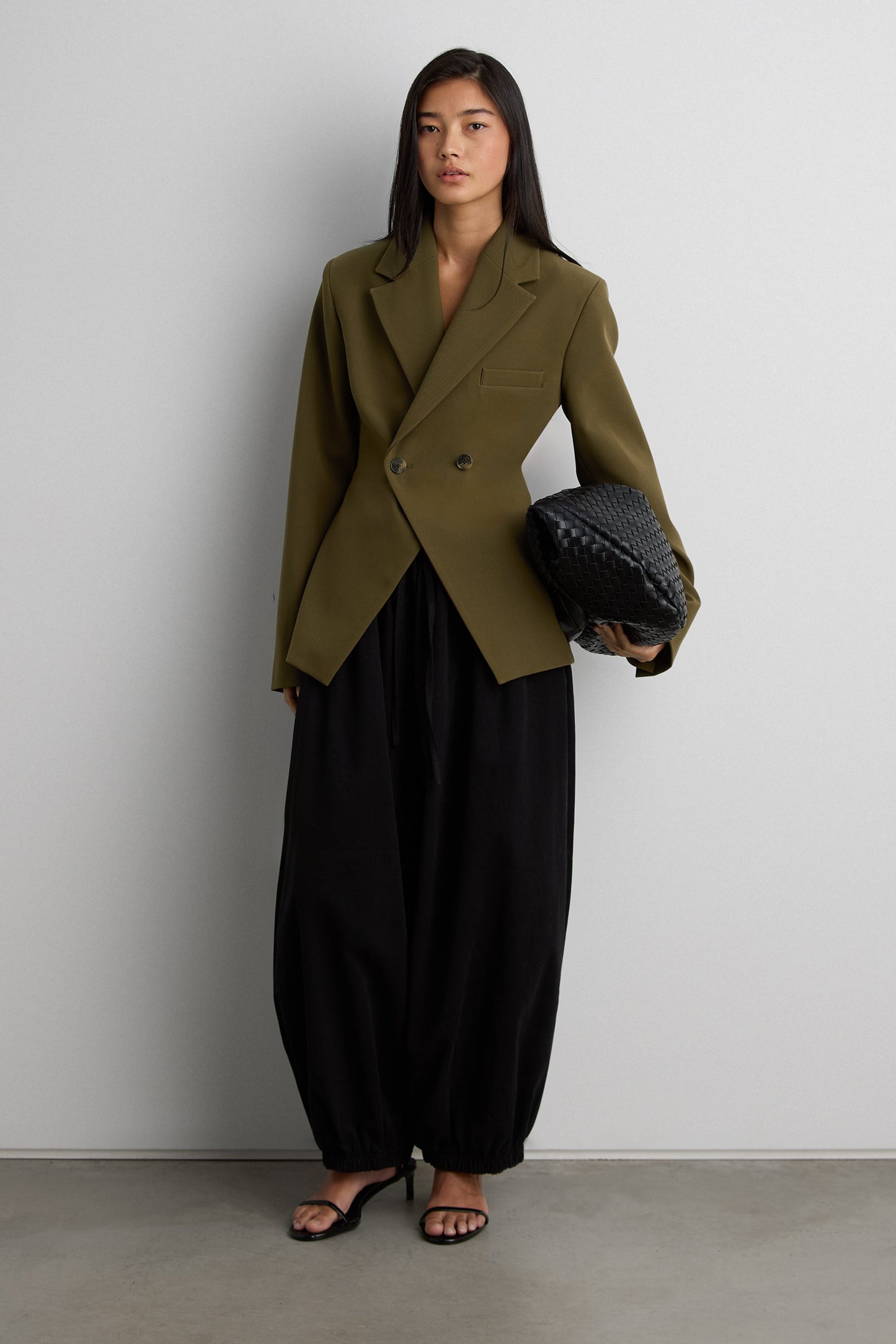 CINCHED WAIST DOUBLE-BREASTED BLAZER