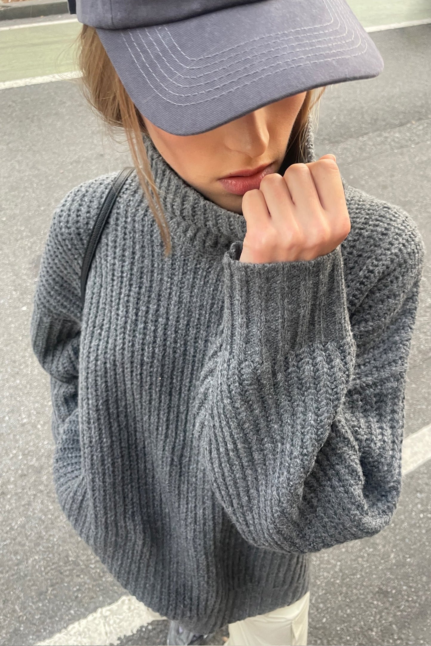 CHUNKY TURTLENECK SWEATER