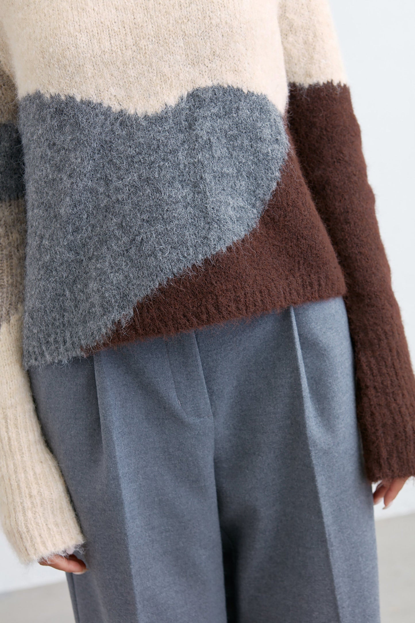 INTARSIA KNIT SWEATER