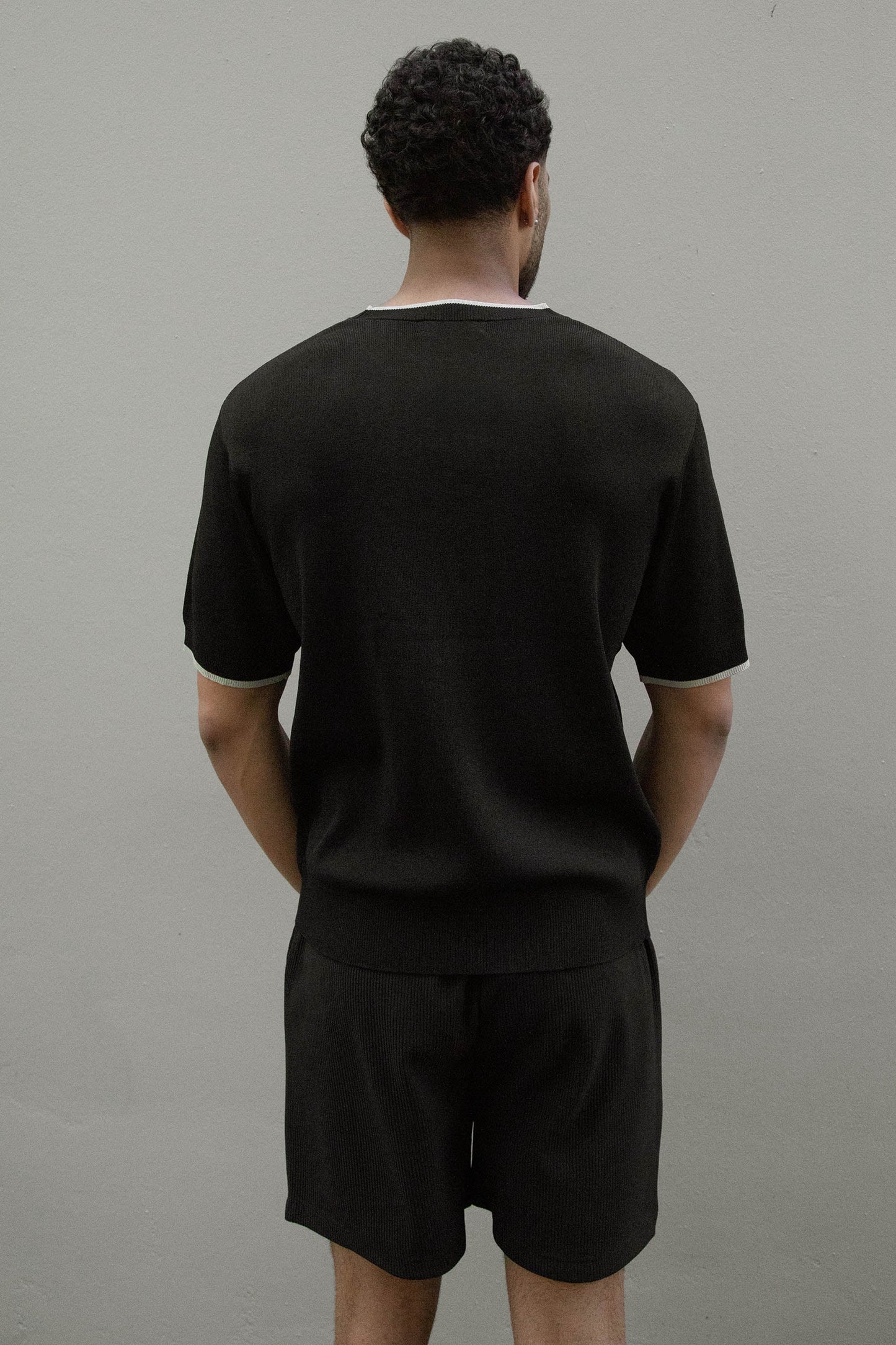 CONTRAST TRIM SHORT SLEEVE SWEATER