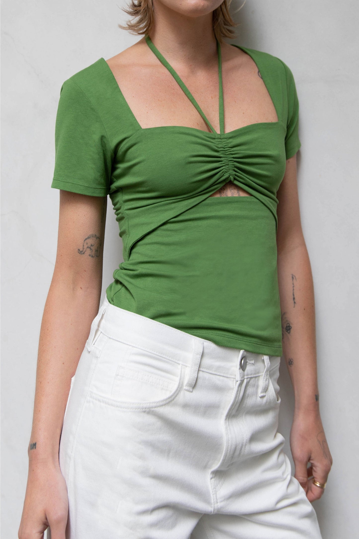 HALTER NECK CUTOUT TEE