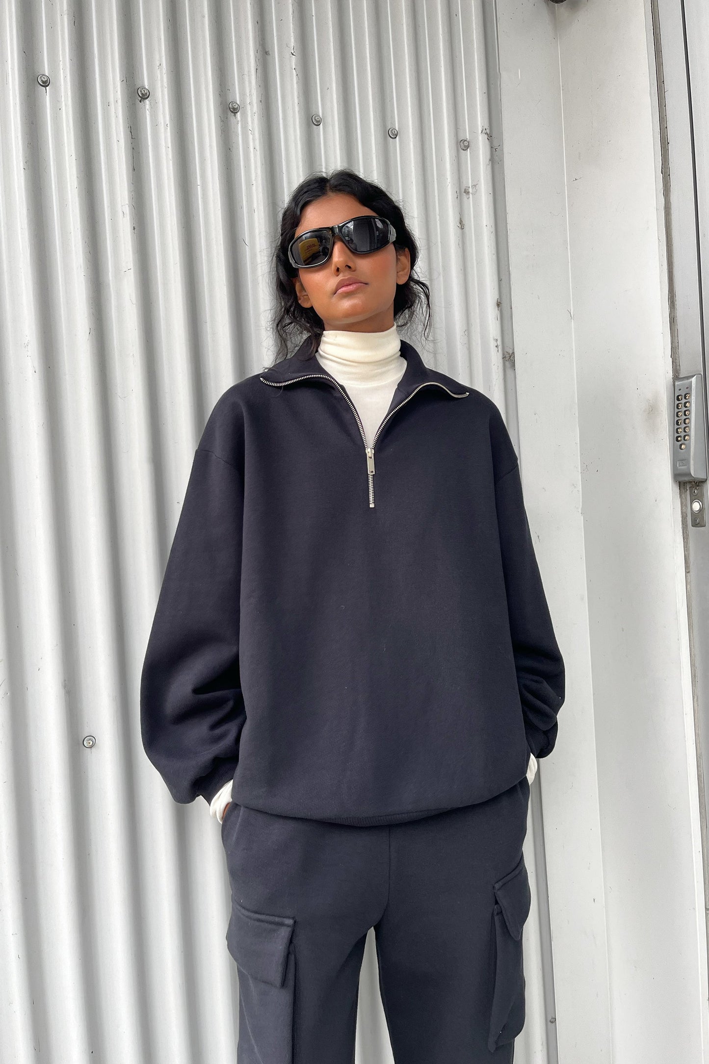 QUARTER ZIP SWEATSHIRT