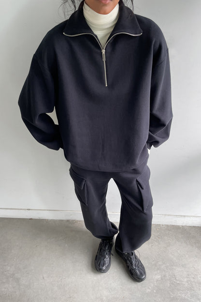 QUARTER ZIP SWEATSHIRT