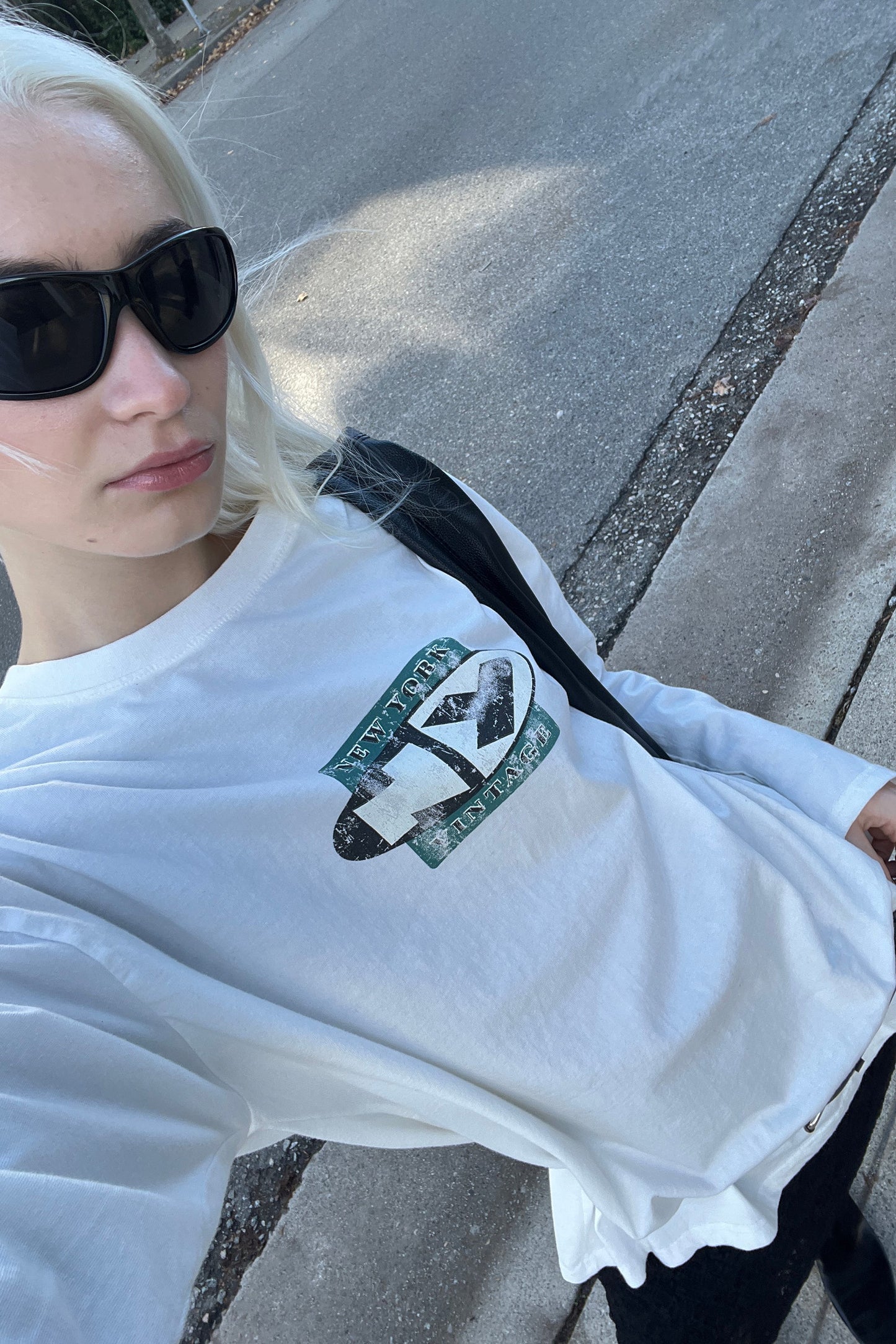 NEW YORK VINTAGE GRAPHIC TOP