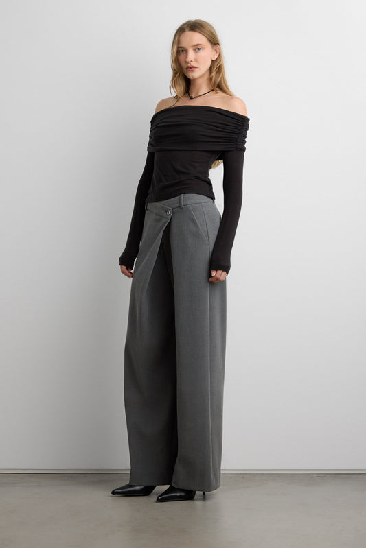 OFF THE SHOULDER LONG SLEEVE TOP