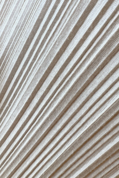 PLEATED FRONT TWIST TOP