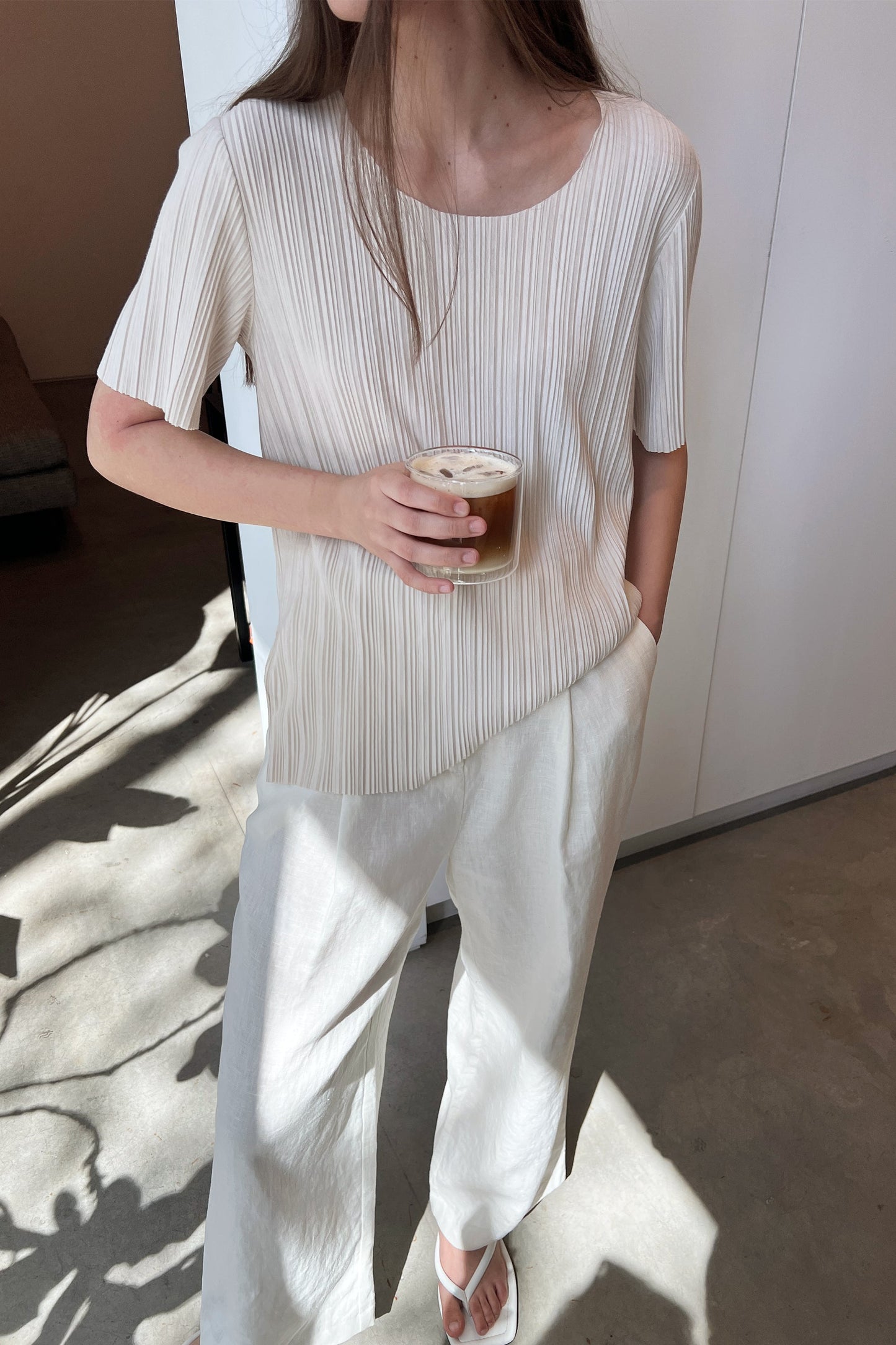 PLEATED TOP WITH SPLIT SIDES