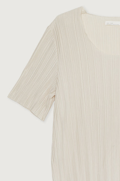 PLEATED TOP WITH SPLIT SIDES