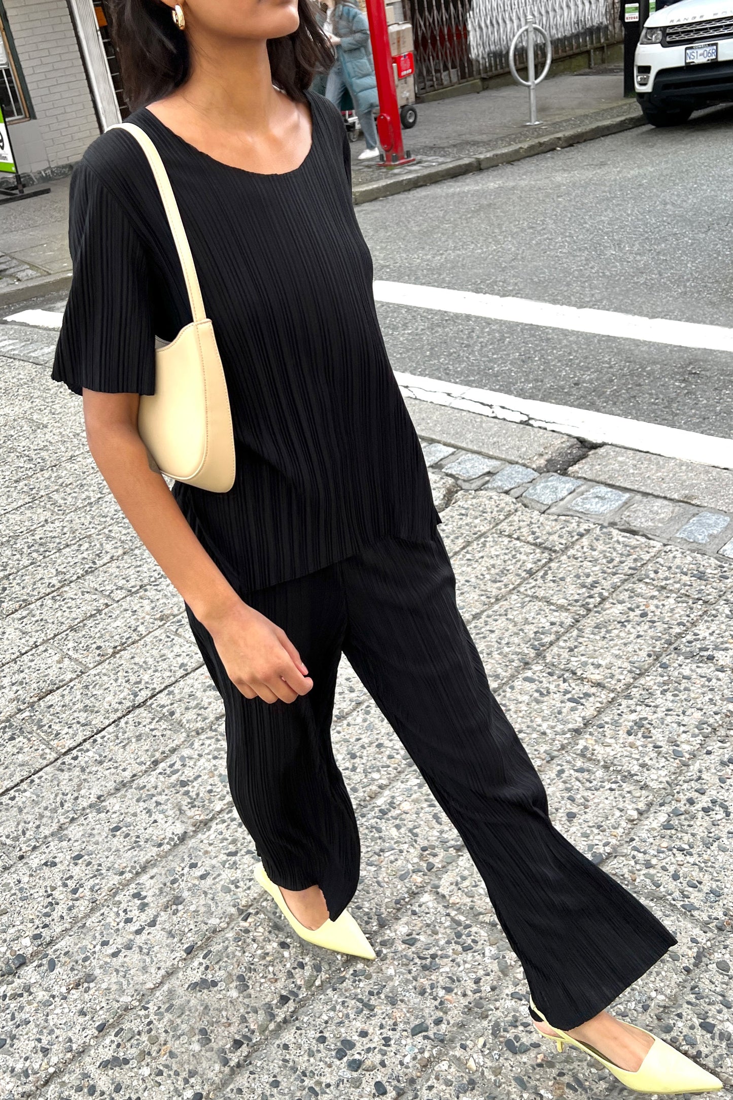 PLEATED TOP WITH SPLIT SIDES