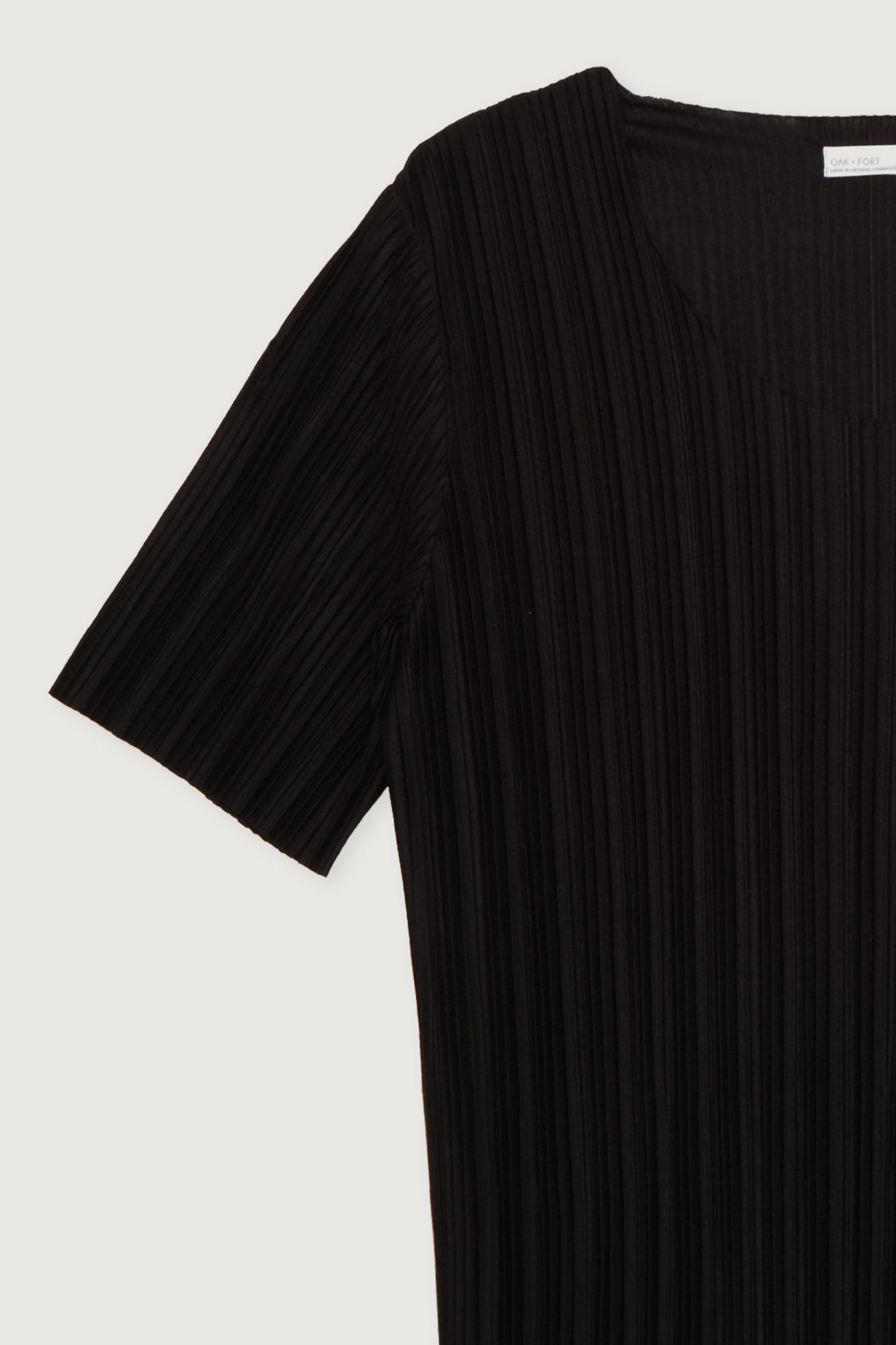 PLEATED TOP WITH SPLIT SIDES