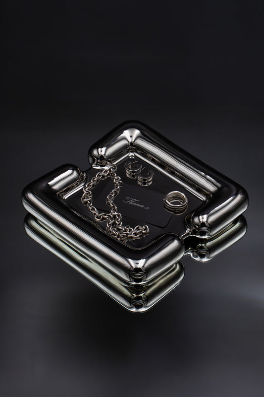 HUG TRAY BY KOUROS